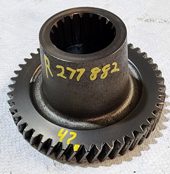 Deere 5075M Countershaft Helical Gear  47T